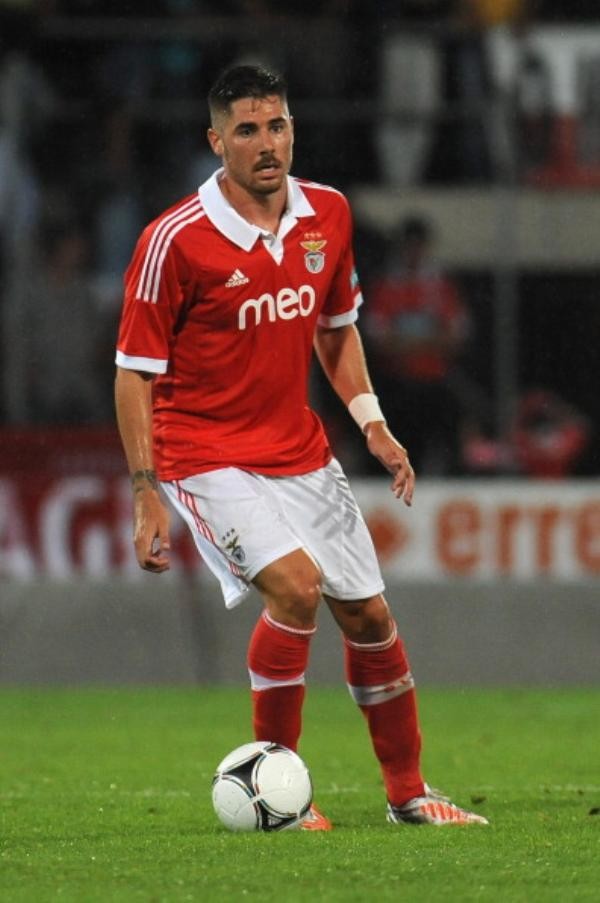 1. Javi Garcia (TBN, tiền vệ, 25 tuổi): Từ Benfica tới Man City, 18 triệu bảng